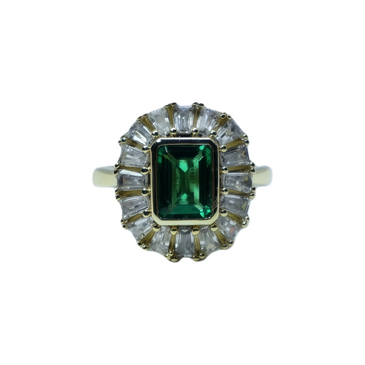 1CT Cultured Emerald Copper Ring | Gold-Plated Rectangular Zircon Halo Closed-Band Ring Close-up Detail - Craftsmanship Excellence
