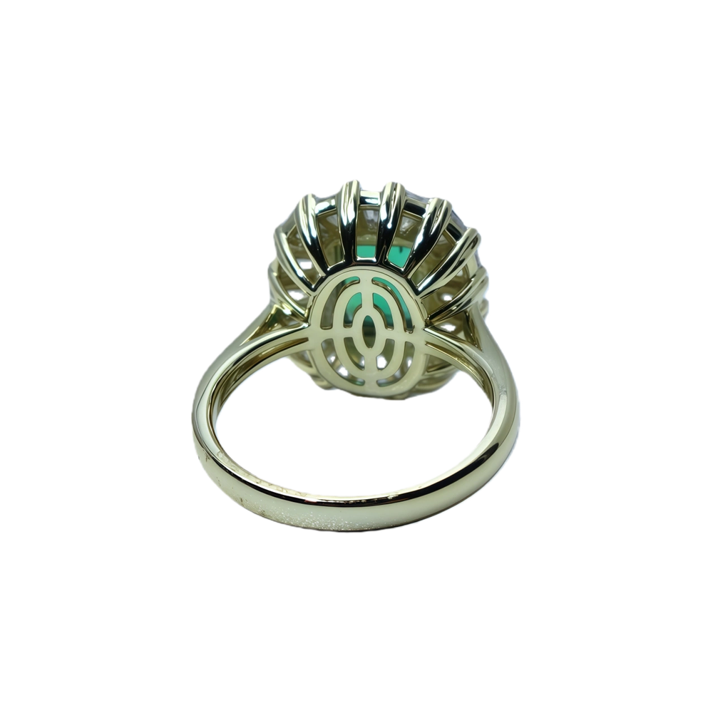1CT Cultured Emerald Copper Ring | Gold-Plated Rectangular Zircon Halo Closed-Band Ring Close-up Detail - Craftsmanship Excellence