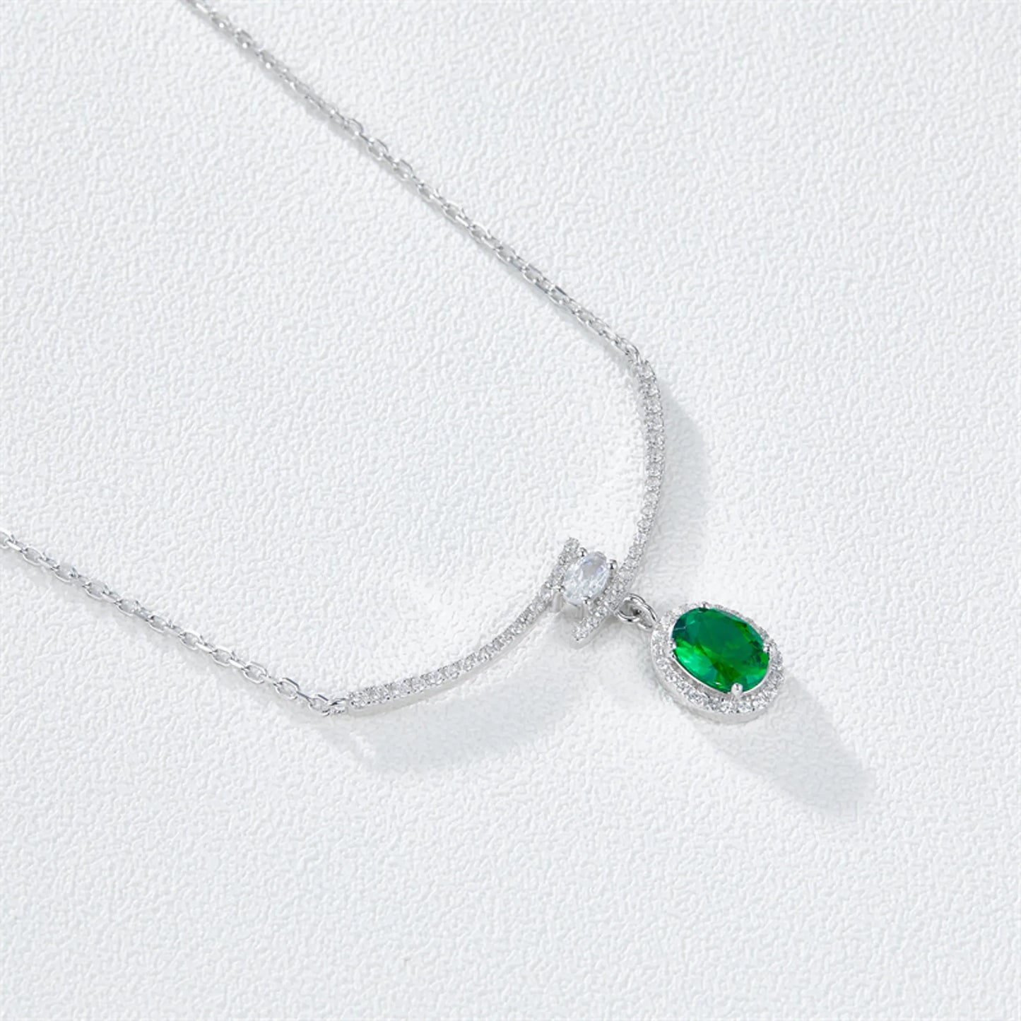 Annual Party Dress Emerald Necklace