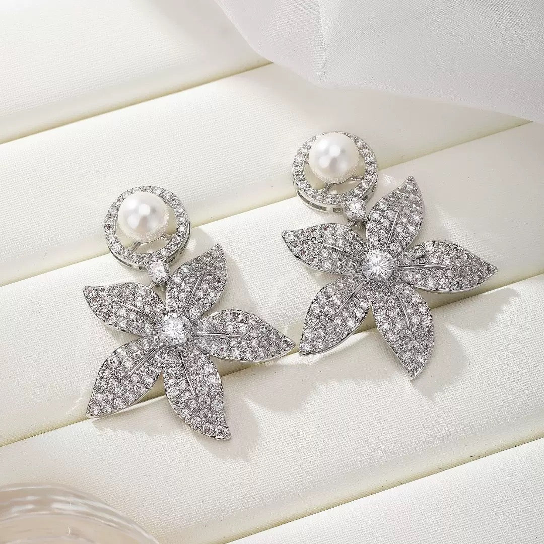 #181 Hot Elegant Earrings - 18K Gold Plated | Bo Cheng Jewelry