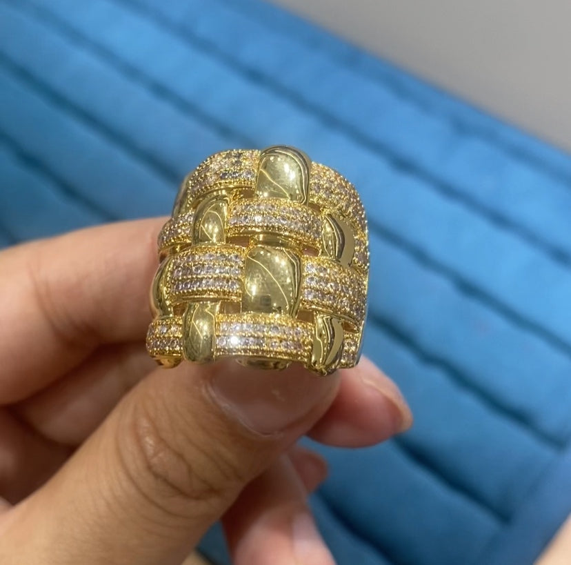 R050 "Luxury Statement" Crystal Premium Women's Ring - 18K Gold Plated | Bo Cheng Jewelry
