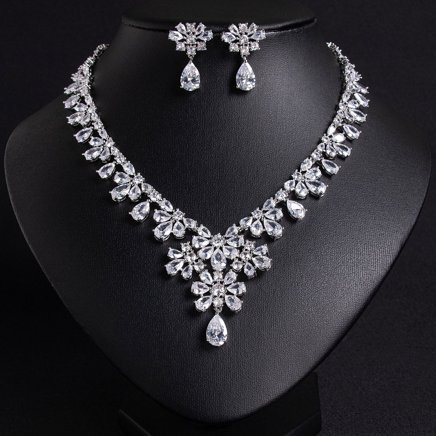 Shining Zircon Bridal Necklace Set Gold Plated OEM View 3