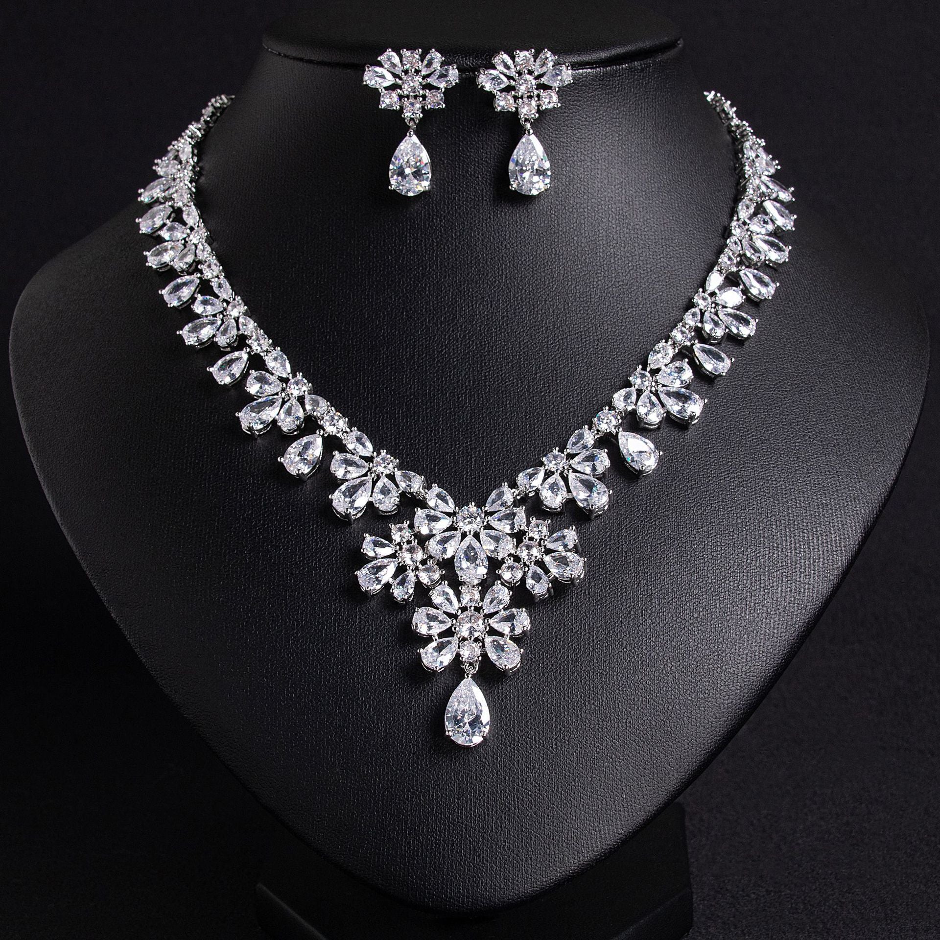Shining Zircon Bridal Necklace Set Gold Plated OEM View 3