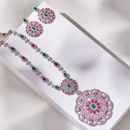 Wholesale Wreath Necklace  Pear Shape Flower Pendant European Style - 18K Gold Plated Factory Price