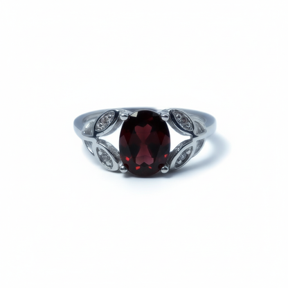 白金色石榴石戒指产品图