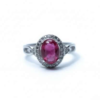 红宝石戒指细节特写