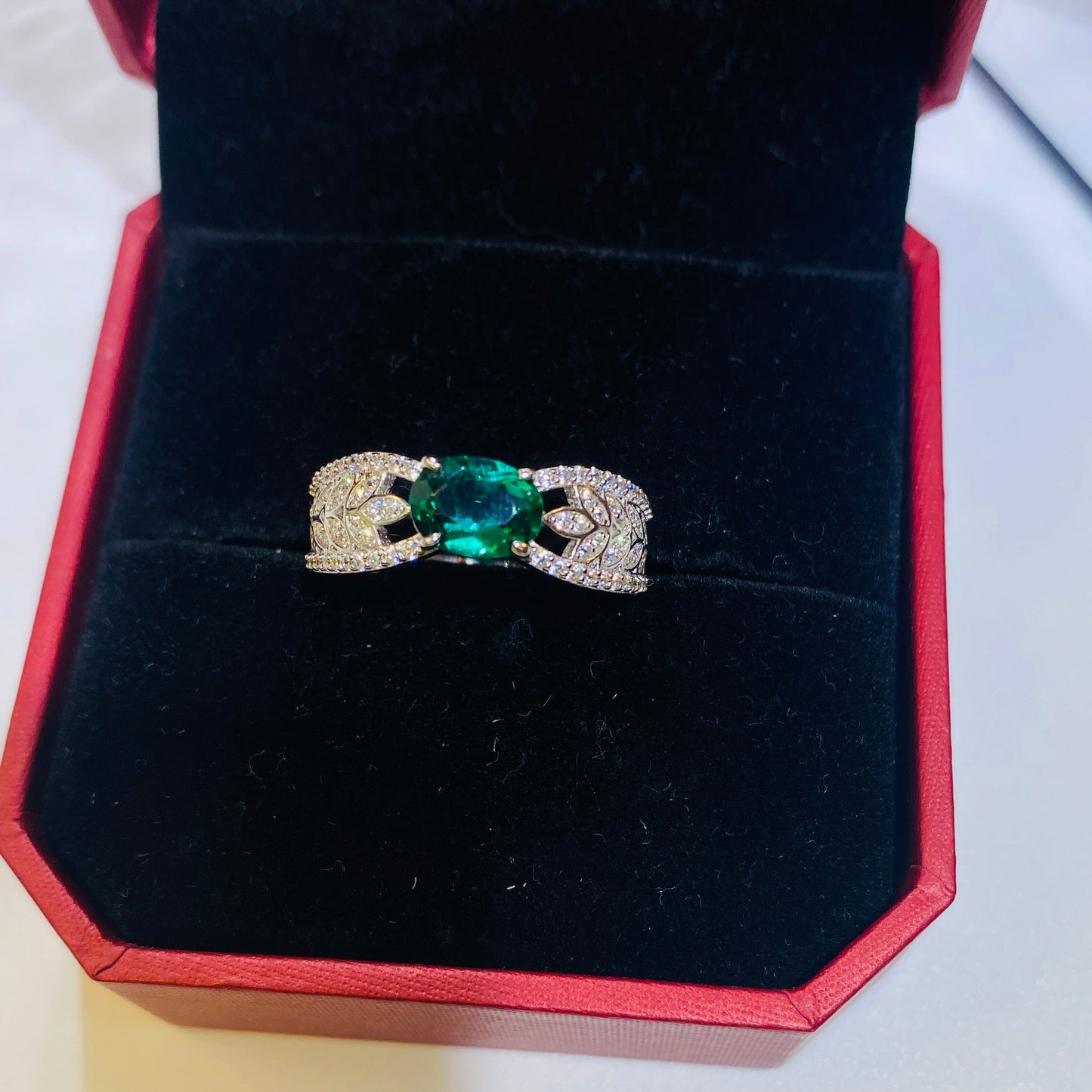 925 Silver Classic Oval Lab Grown Emerald Ring Women Wholesale