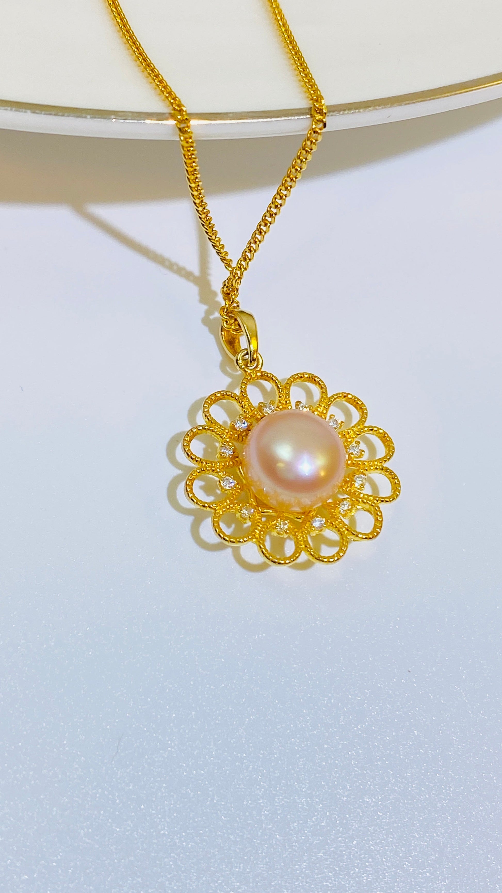 18K Gold Plated Floral Pearl Necklace - Everyday Elegance Close-up Detail - Craftsmanship Excellence