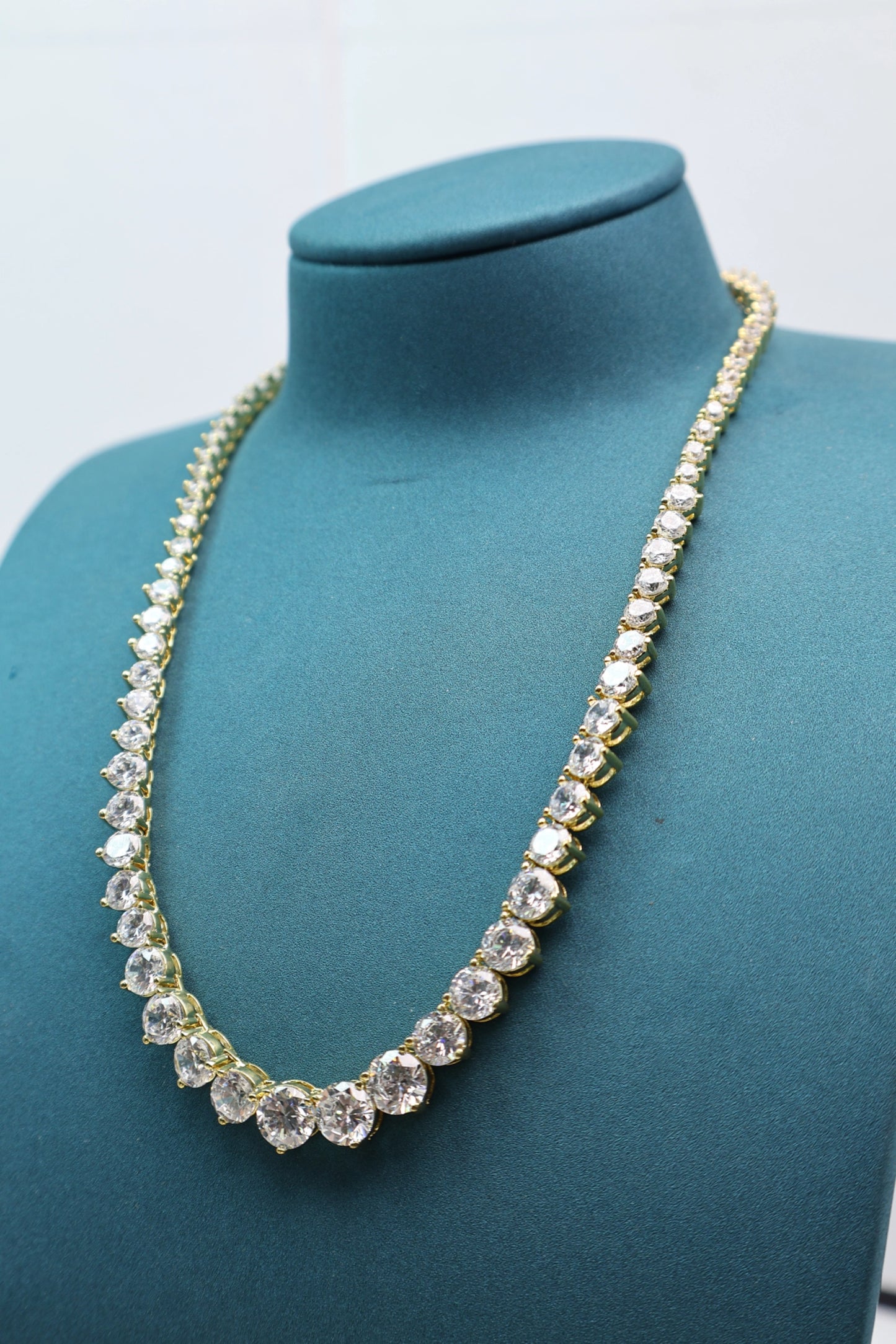 Full diamond necklace