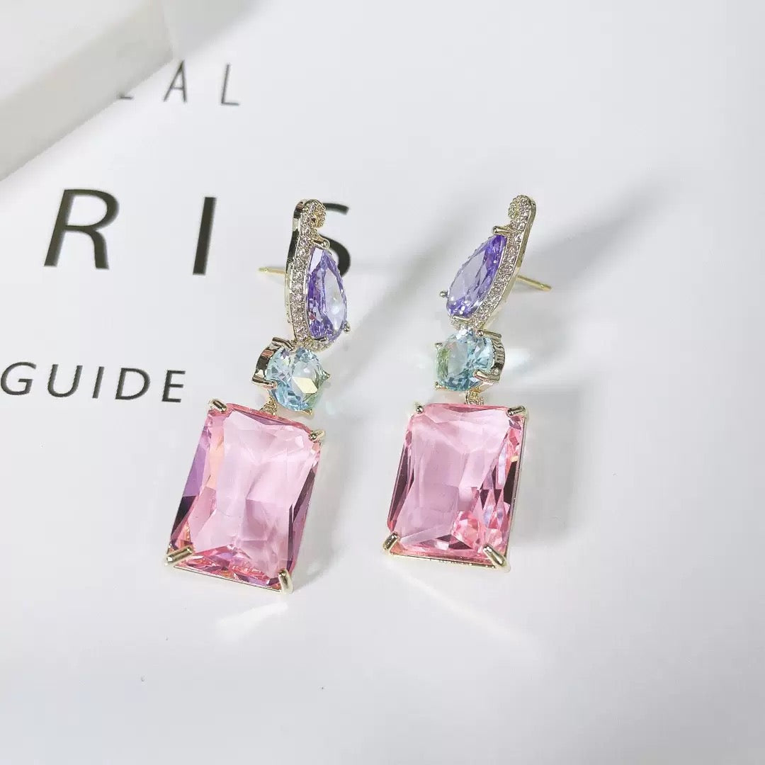#070 New Exquisite Stud Earrings - 18K Gold Plated | Bo Cheng Jewelry