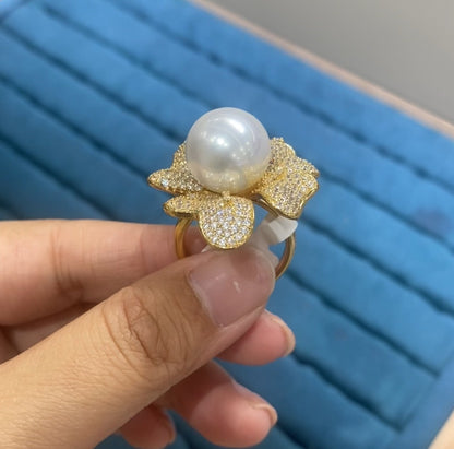 R075 Gold Four-Petal Flower Pavé CZ White South Sea Pearl Cocktail Ring | Bo Cheng Jewelry