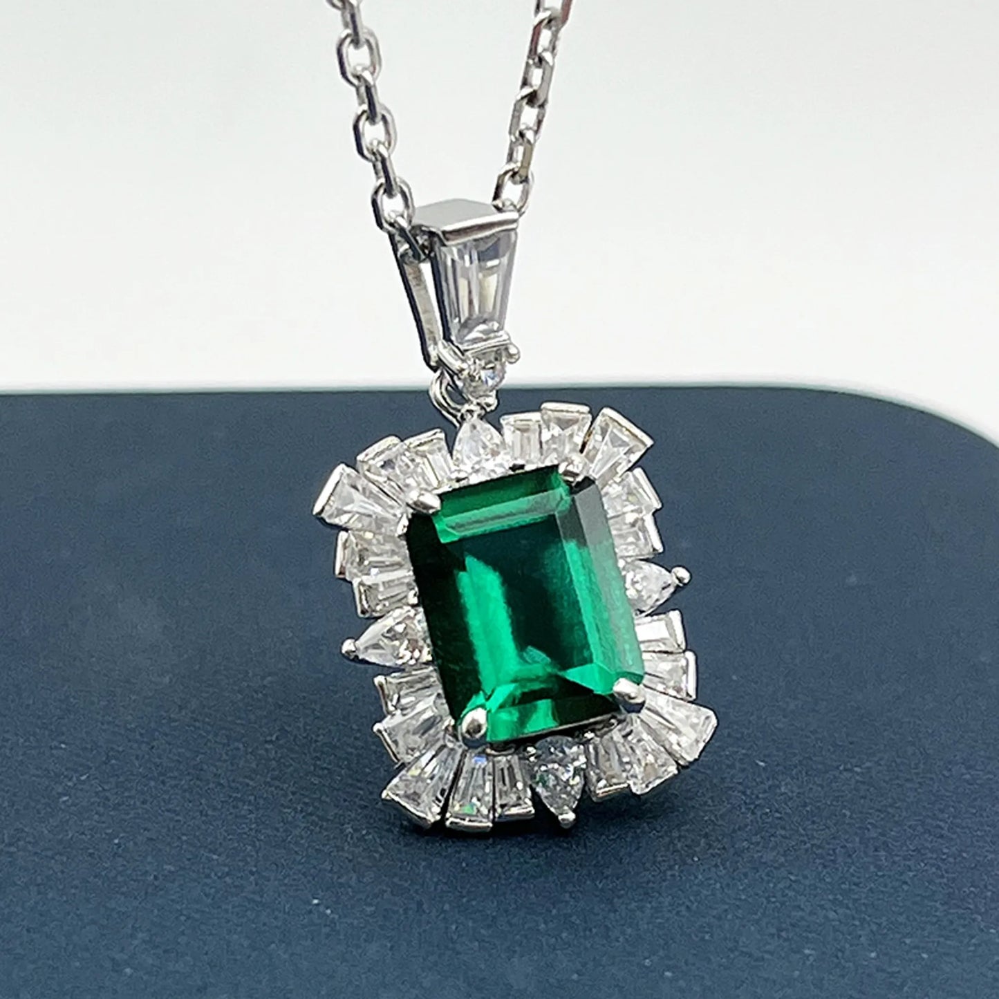 1.5CT Emerald Necklace