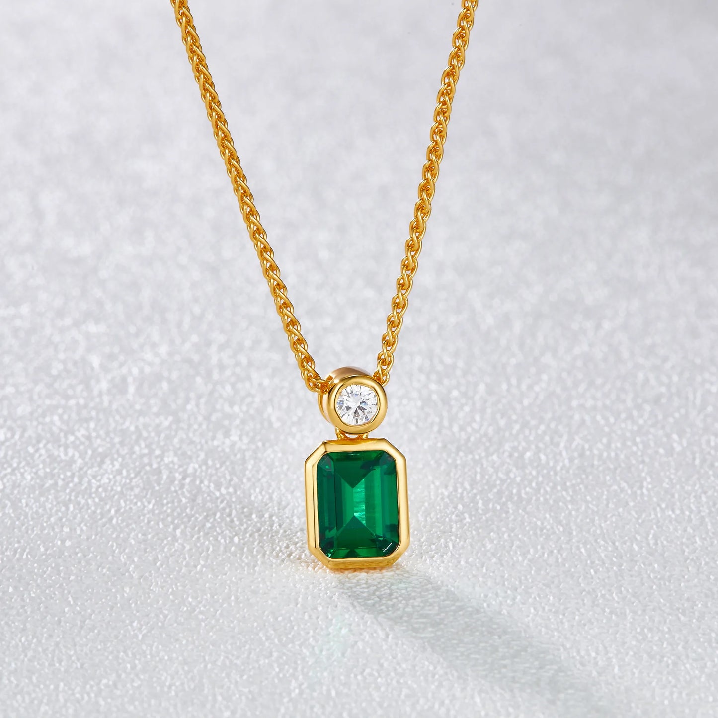 1.3 CTEmerald Necklace in  Perfume Bottle