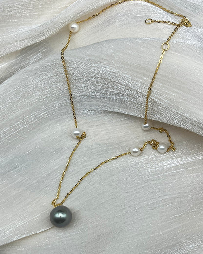 Minimalist style 11mm Tahitian Pearl Necklace