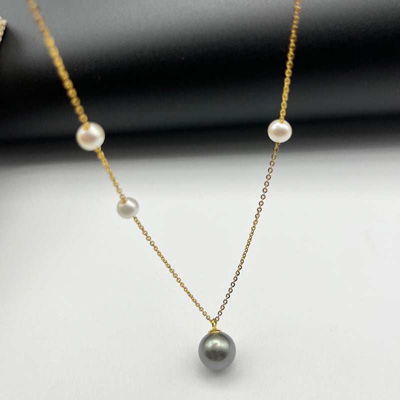 Minimalist style 11mm Tahitian Pearl Necklace