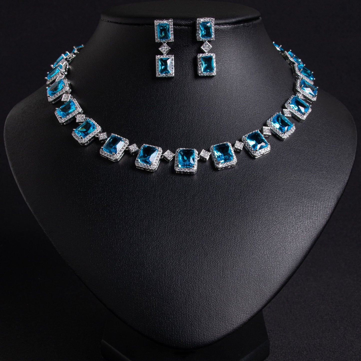 18K Gold Plated Luxury Clavicle Chain Zircon Set Wholesale View 3