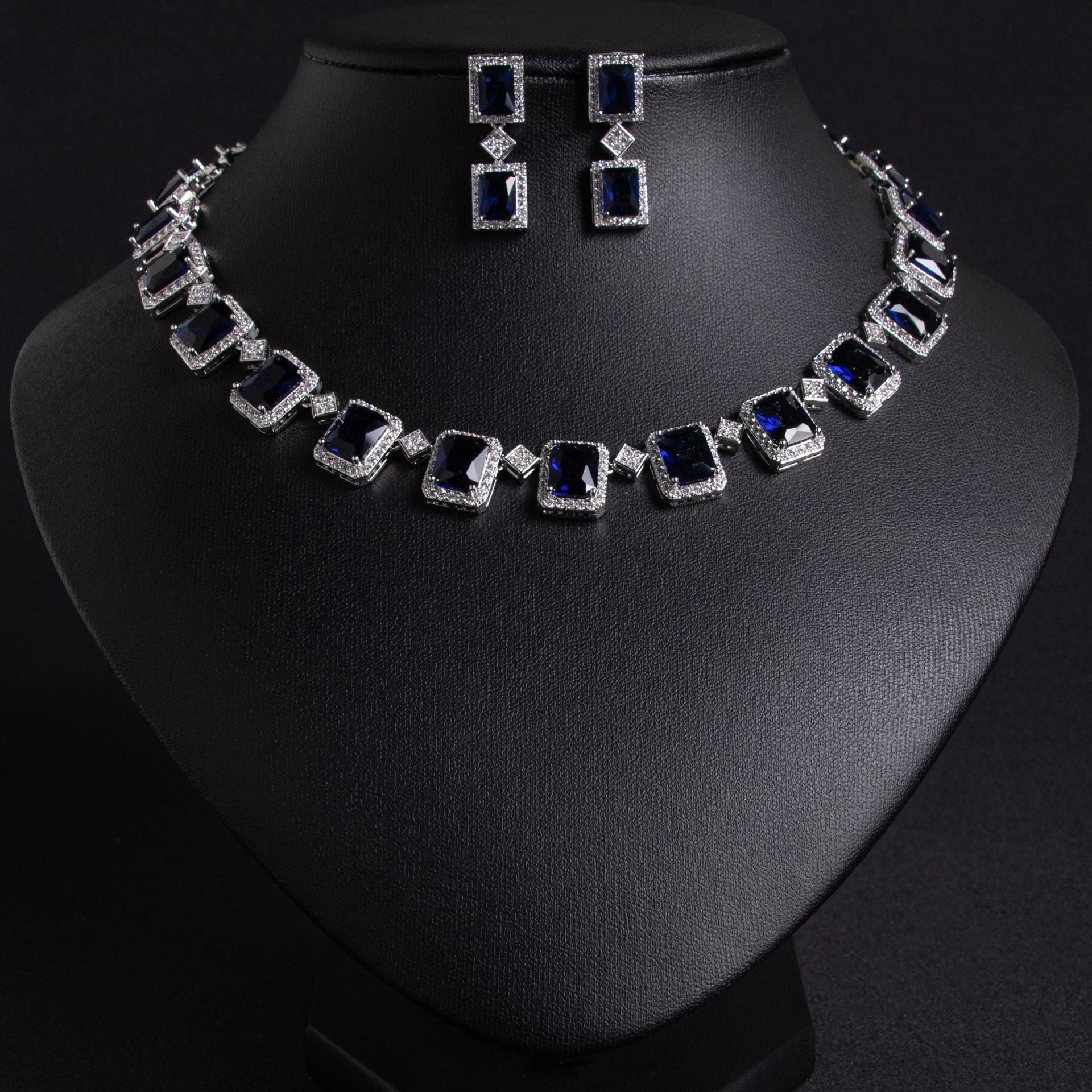 Luxury Zircon Clavicle Chain Set 18K Gold Plated Wholesale View 5
